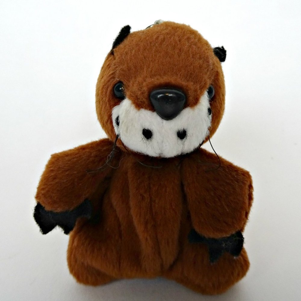 Groundhog Squirrel Beaver Backpack Key Ring Plush - Picture 4 of 6